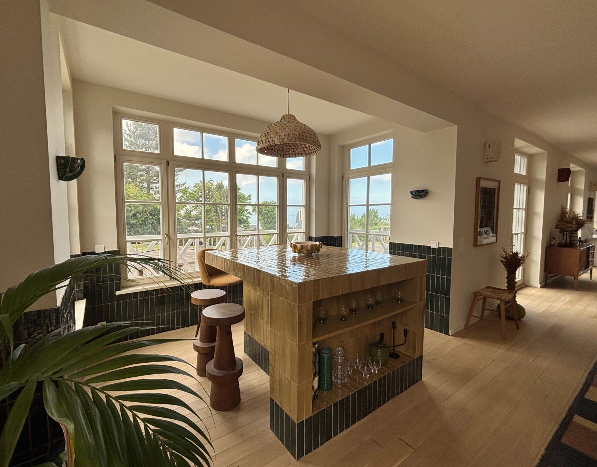 house 8 Rooms for seasonal rent on BENERVILLE SUR MER (14910)