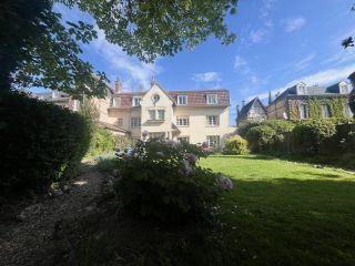 house 8 Rooms for sale on MONT ST AIGNAN (76130)
