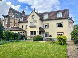 house 8 Rooms for sale on MONT ST AIGNAN (76130)