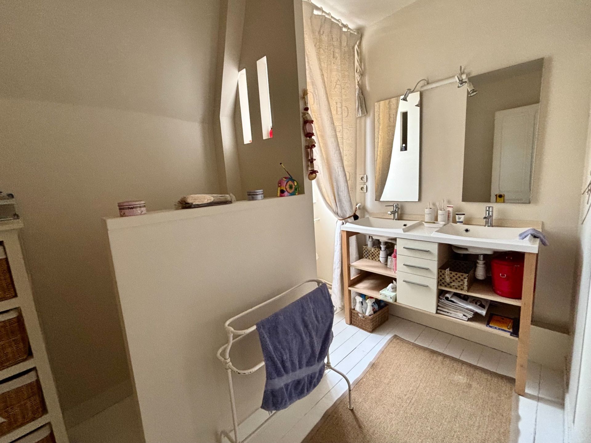 house 8 Rooms for sale on CAEN (14000)