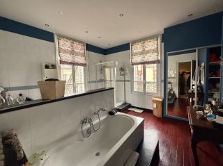 house 8 Rooms for sale on CAEN (14000)