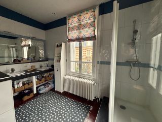 house 8 Rooms for sale on CAEN (14000)