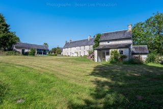 maison 8 Pièces en vente sur VIERVILLE SUR MER (14710)