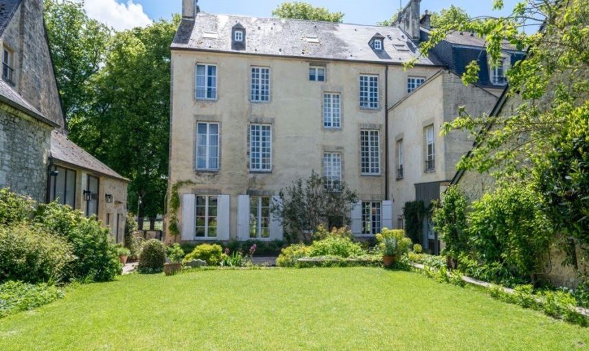 hôtel particulier 11 Pièces en vente sur BAYEUX (14400)