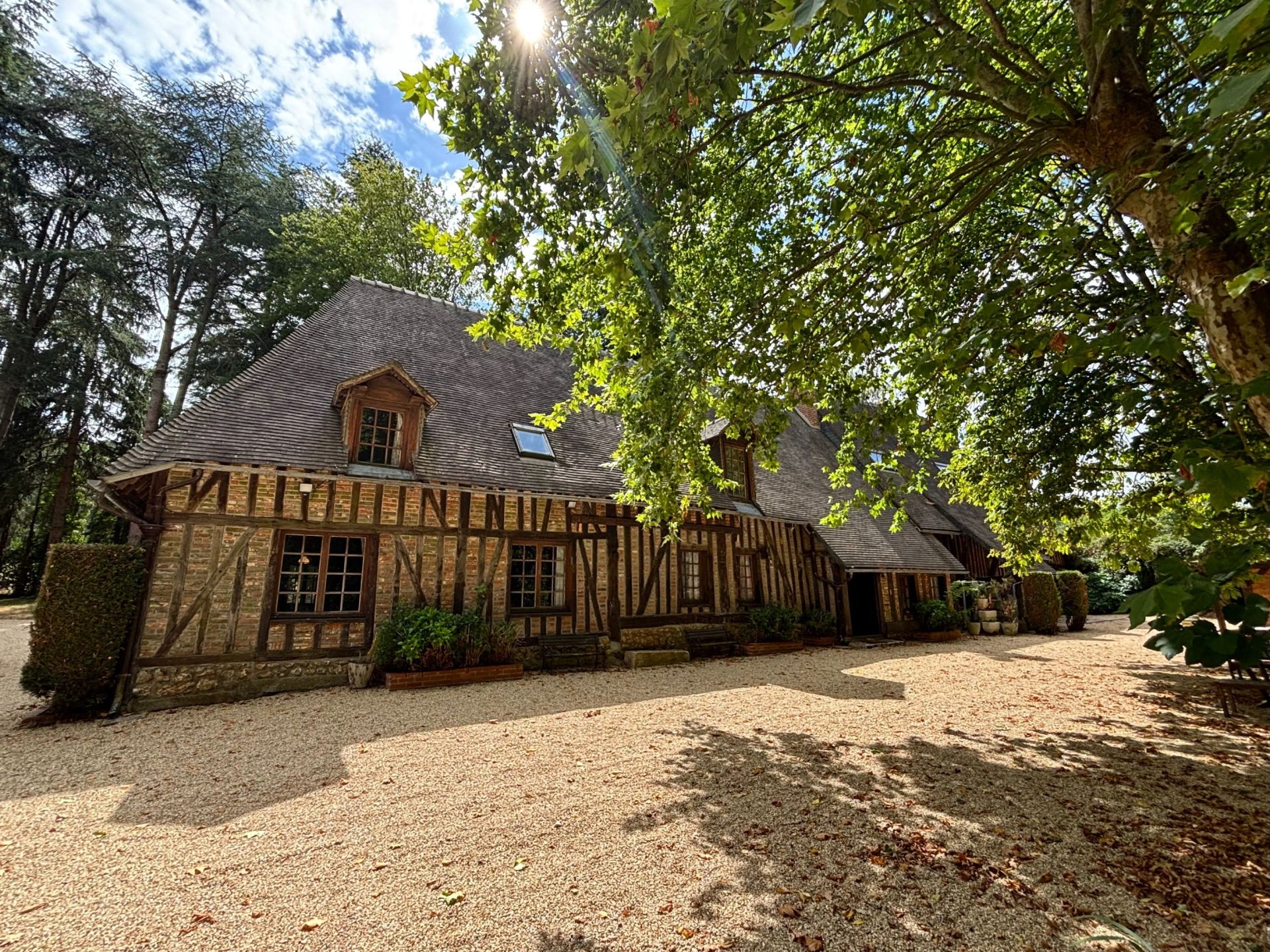 house 10 Rooms for sale on BERNAY (27300)