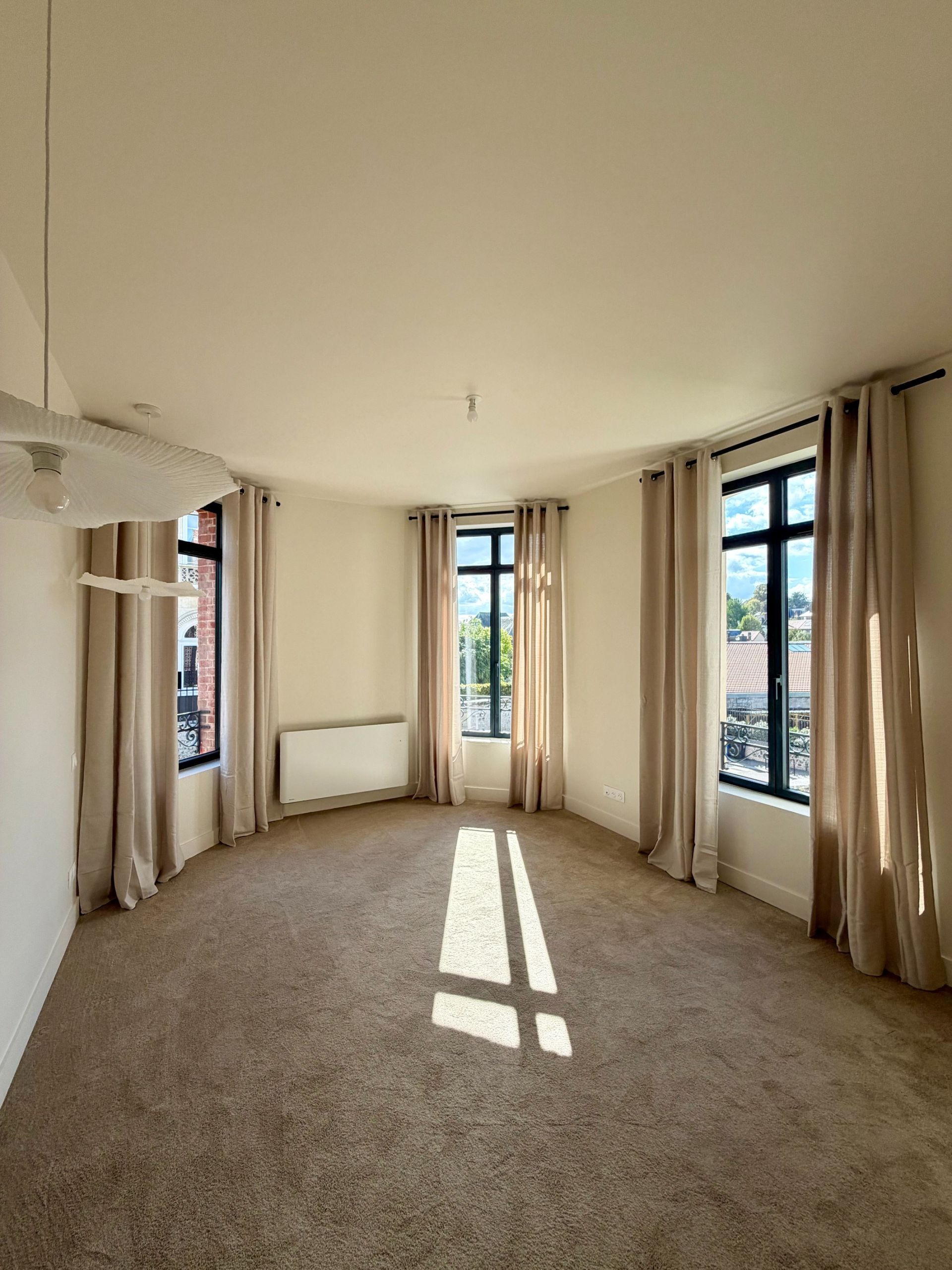 house 6 Rooms for sale on ROUEN (76000)