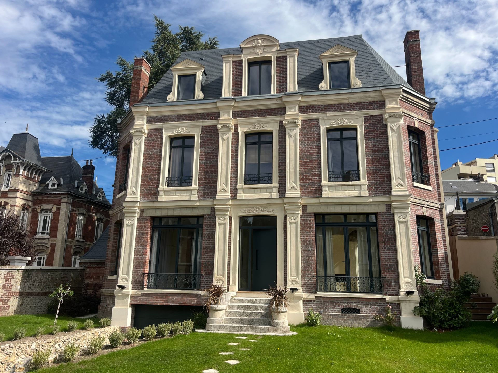 house 6 Rooms for sale on ROUEN (76000)