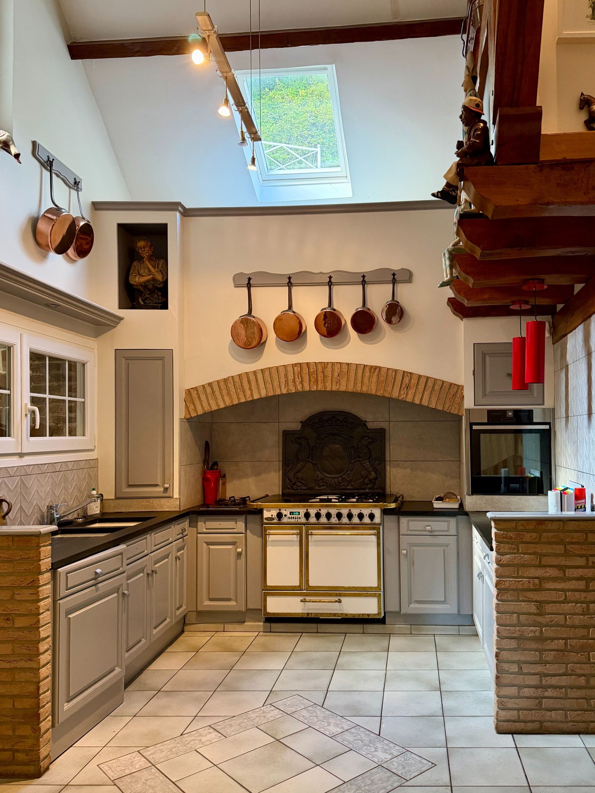 house 8 Rooms for sale on FRENEUSE (76410)