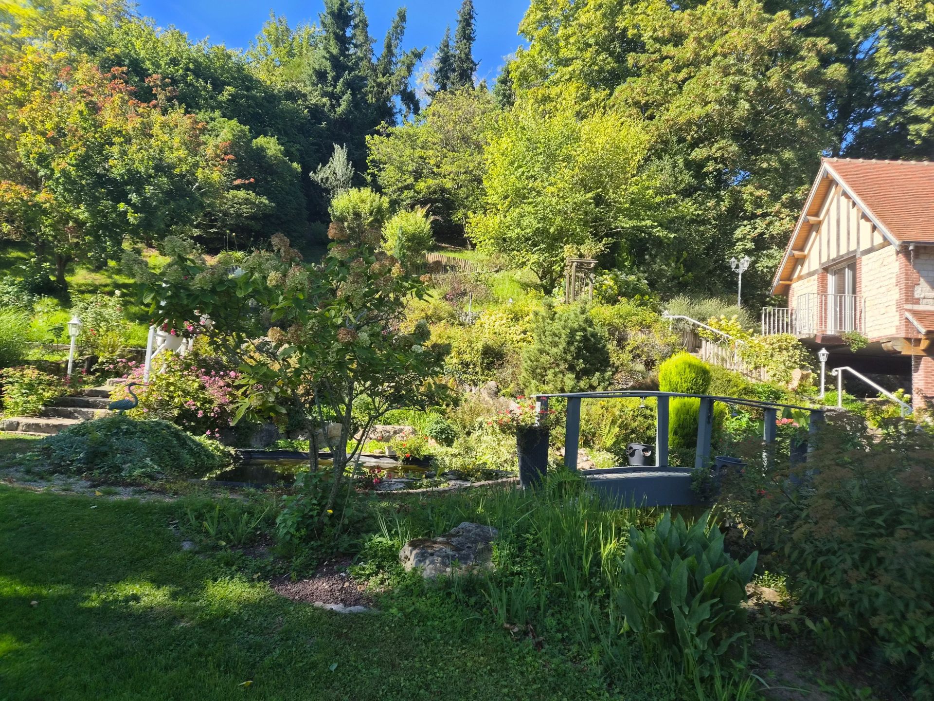 house 8 Rooms for sale on FRENEUSE (76410)