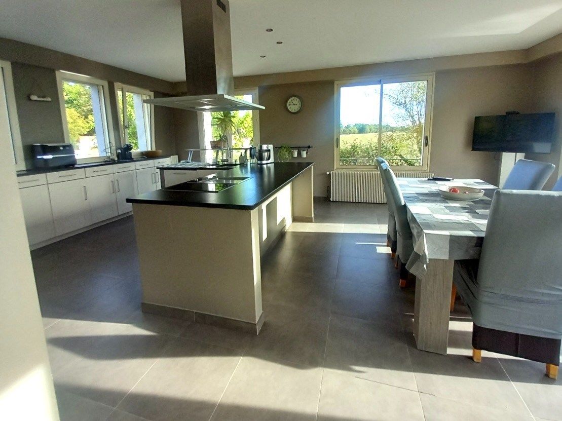 house 9 Rooms for sale on LOUVIERS (27400)