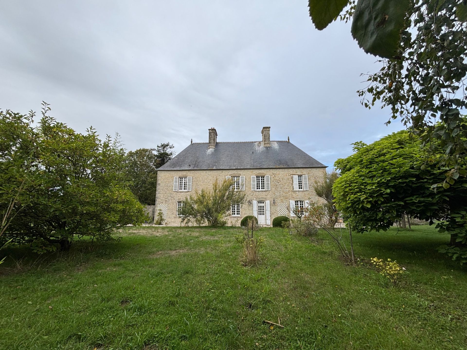 maison 9 Pièces en vente sur STE MARIE DU MONT (50480)